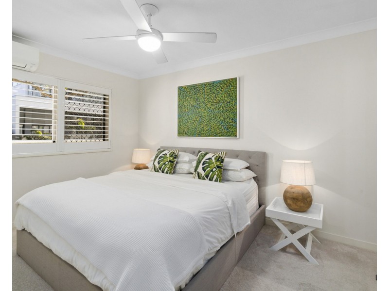 10/2 Seventeenth Avenue, Palm Beach QLD 4221