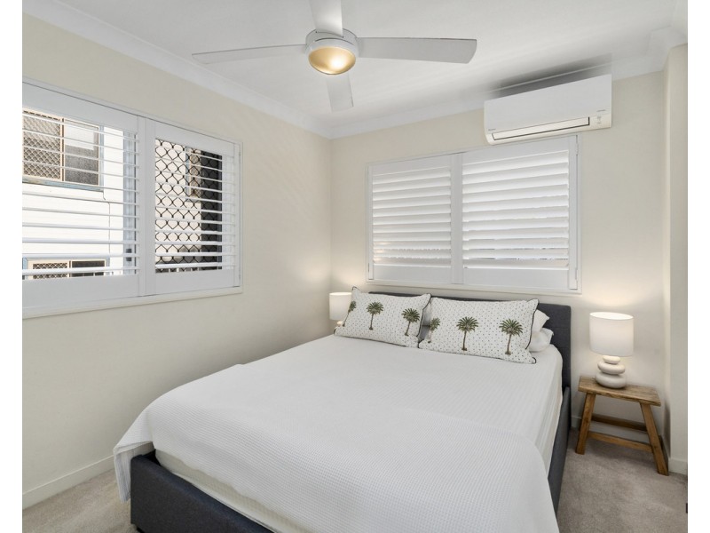 10/2 Seventeenth Avenue, Palm Beach QLD 4221