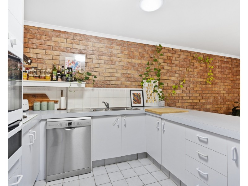 1/6 Cotinga Crescent, Burleigh Waters QLD 4220