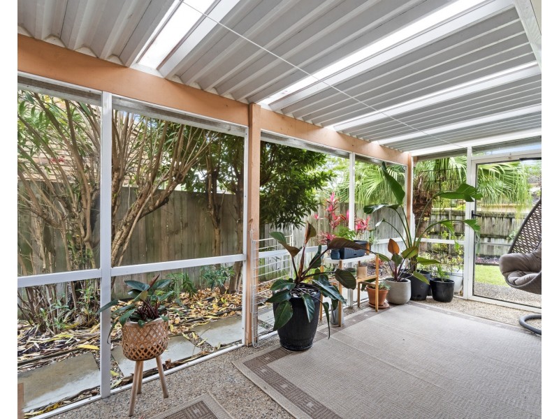 1/6 Cotinga Crescent, Burleigh Waters QLD 4220