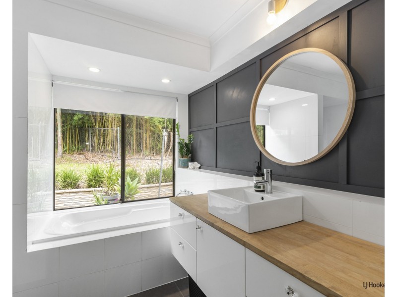 8 Shetland Place, Mudgeeraba QLD 4213