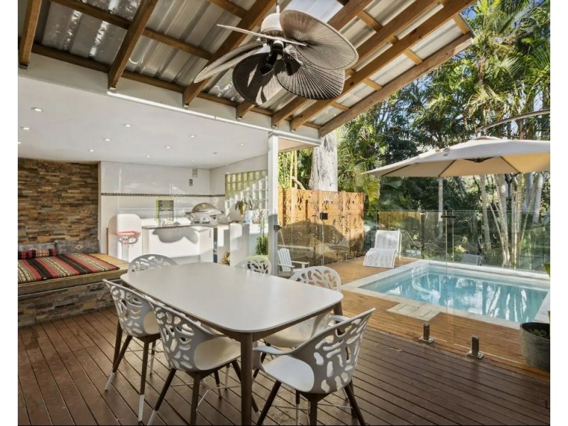 100 Tierney Drive, Currumbin Waters QLD 4223