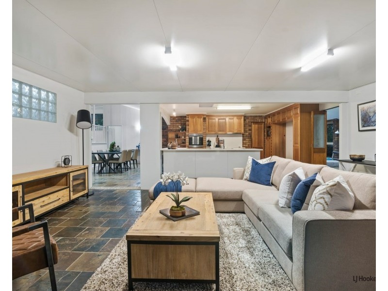 100 Tierney Drive, Currumbin Waters QLD 4223