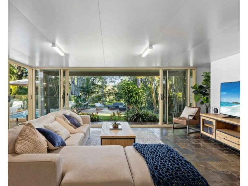 100 Tierney Drive, Currumbin Waters QLD 4223