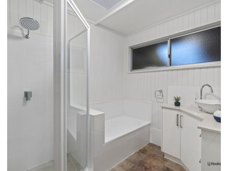 100 Tierney Drive, Currumbin Waters QLD 4223