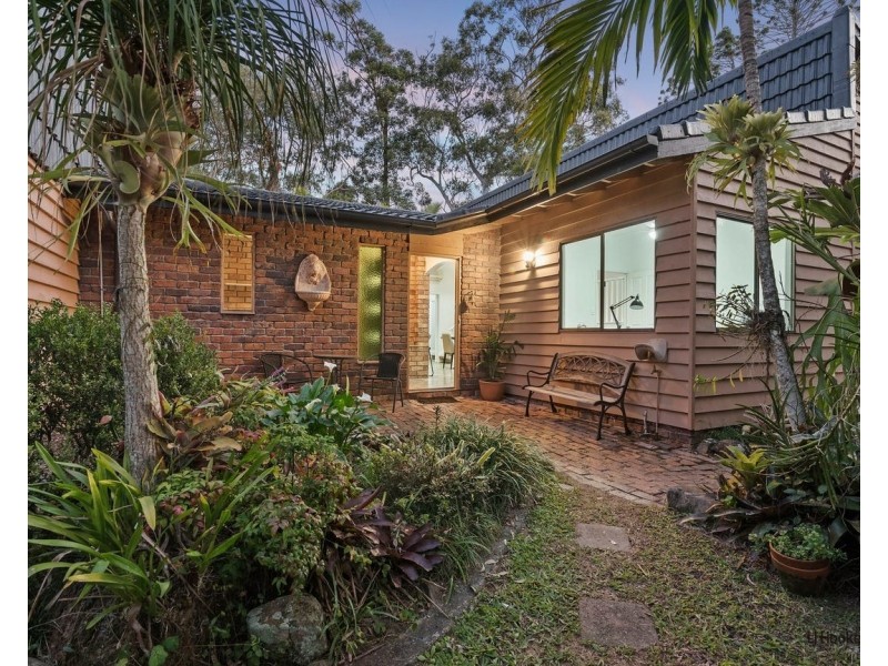 100 Tierney Drive, Currumbin Waters QLD 4223