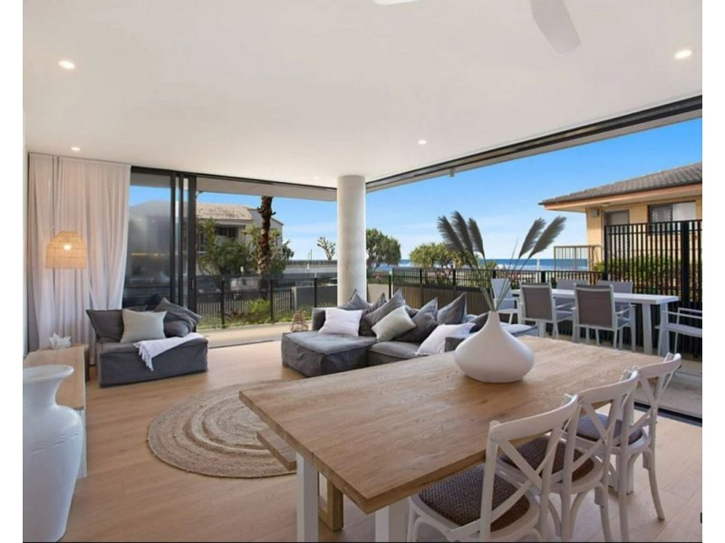 2/77 Jefferson Lane, Palm Beach QLD 4221