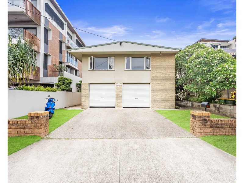 30 Jefferson Lane, Palm Beach QLD 4221