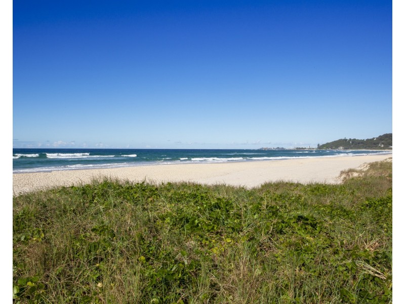 30 Jefferson Lane, Palm Beach QLD 4221