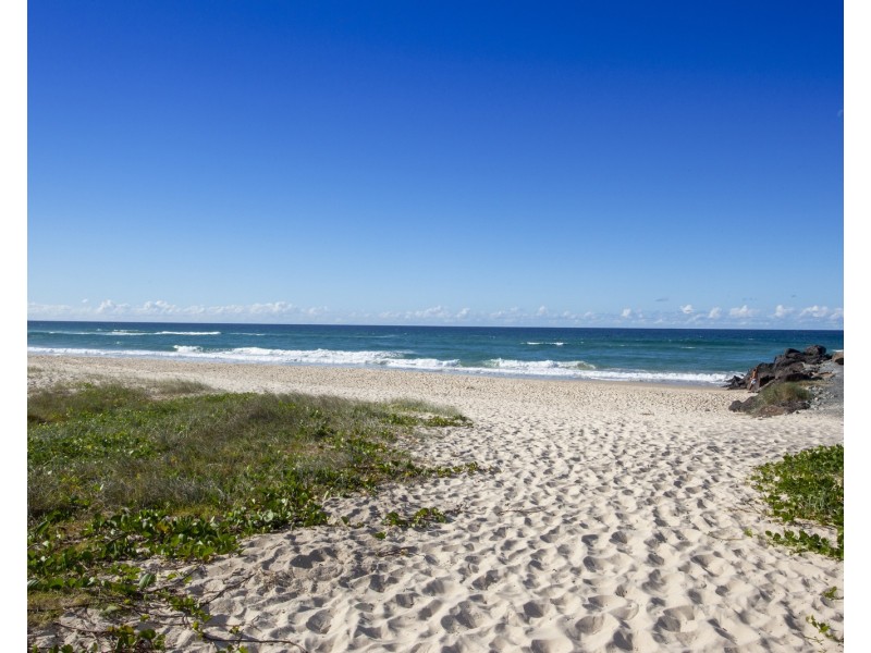 30 Jefferson Lane, Palm Beach QLD 4221