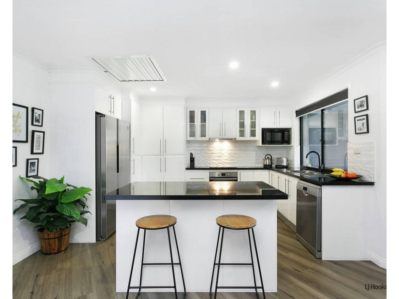 21 Barklya Place, Palm Beach QLD 4221