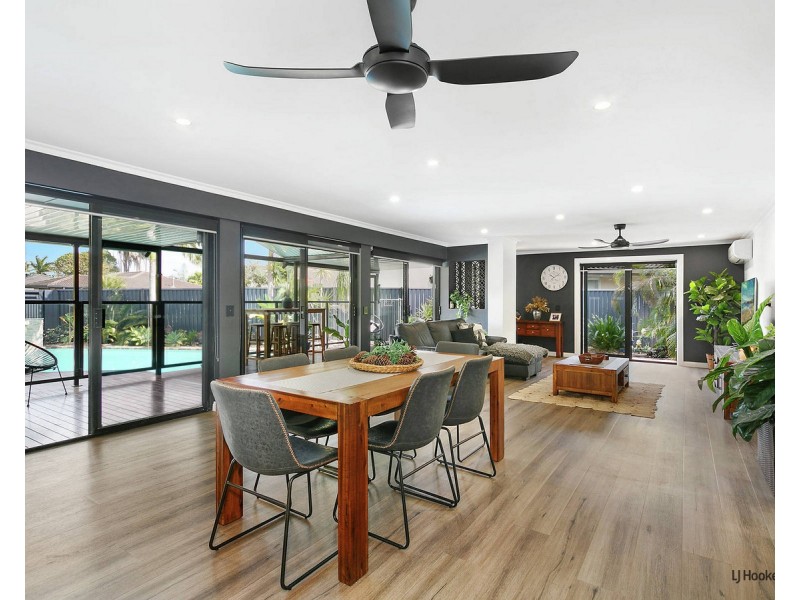 21 Barklya Place, Palm Beach QLD 4221