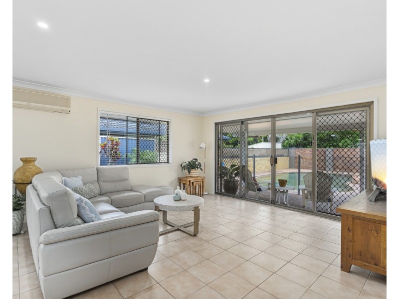 200 Tallebudgera Drive, Palm Beach QLD 4221