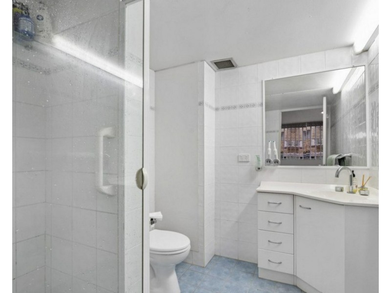 3/100 The Esplanade, Burleigh Heads QLD 4220