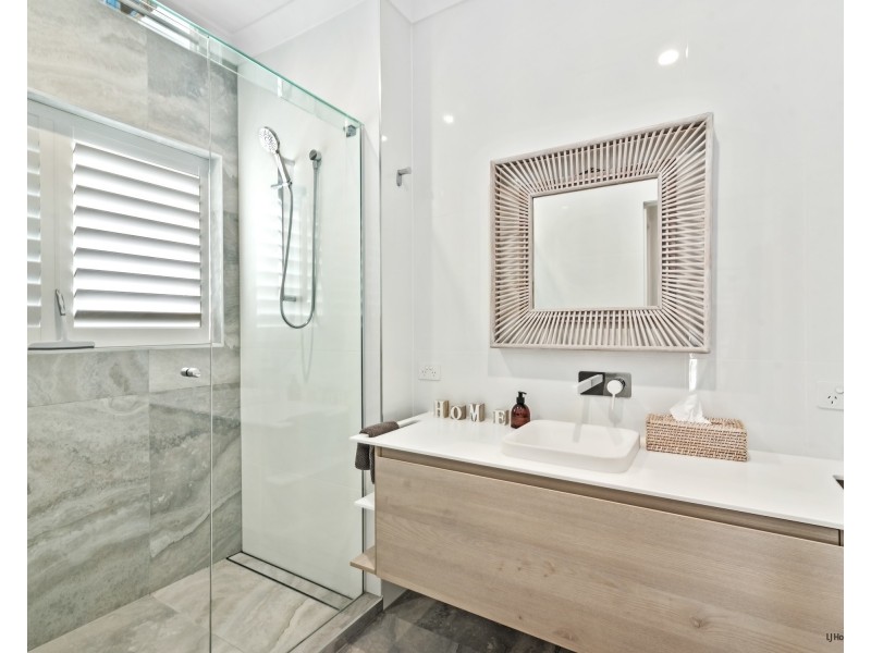 7/20 Marine Parade, Coolangatta QLD 4225