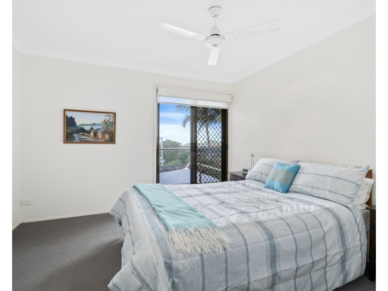21 Swanbourne Way, Elanora QLD 4221