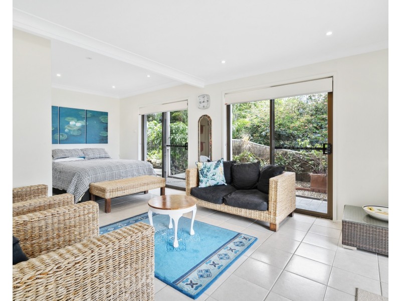 21 Swanbourne Way, Elanora QLD 4221