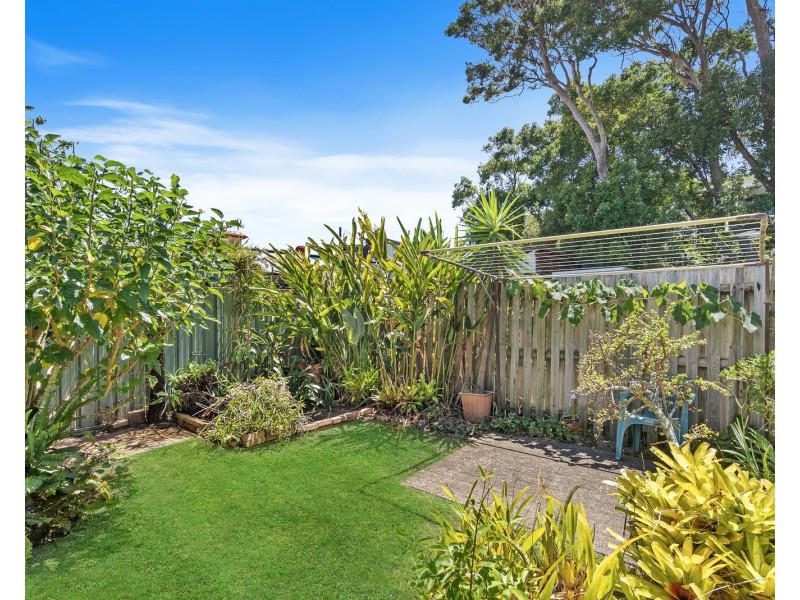2/13 Third Avenue, Palm Beach QLD 4221