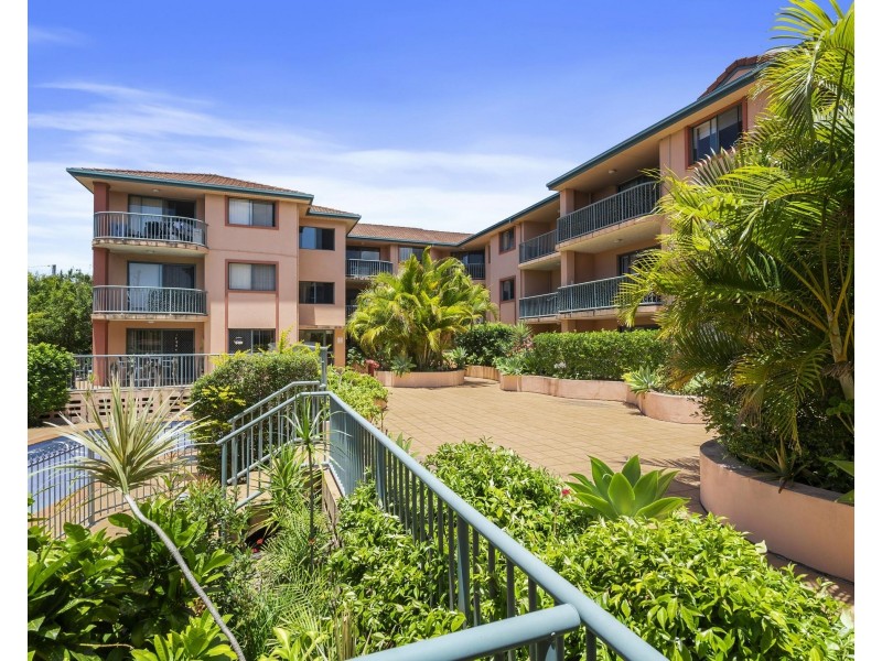 1/2340 Gold Coast Highway, Mermaid Beach QLD 4218