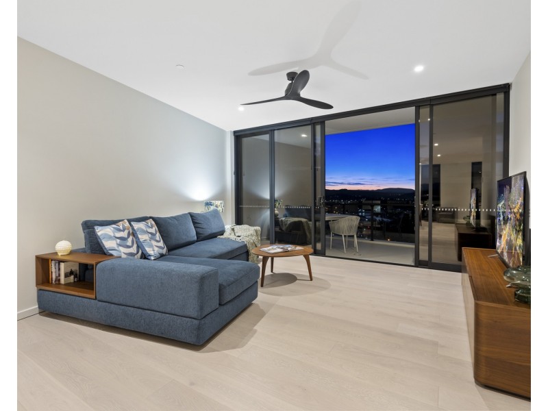 21105/1328 Gold Coast Highway, Palm Beach QLD 4221