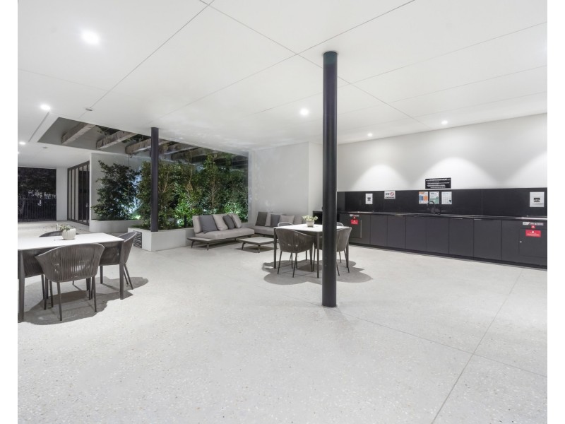 21105/1328 Gold Coast Highway, Palm Beach QLD 4221