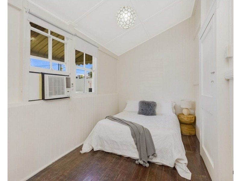 93 Dutton Street, Coolangatta QLD 4225