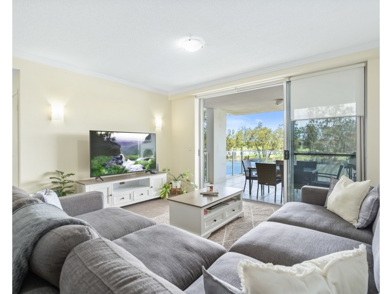 3/1 Lakefront Crescent, Varsity Lakes QLD 4227