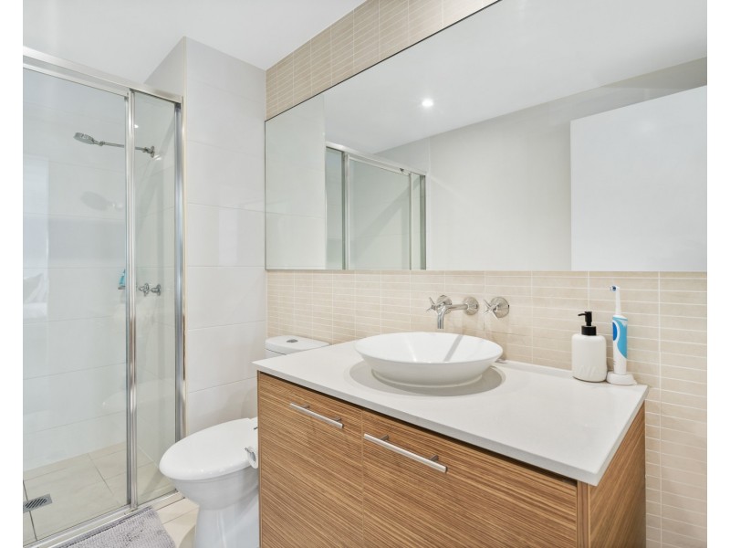 3/1 Lakefront Crescent, Varsity Lakes QLD 4227