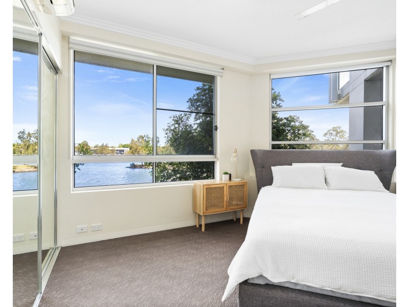 3/1 Lakefront Crescent, Varsity Lakes QLD 4227