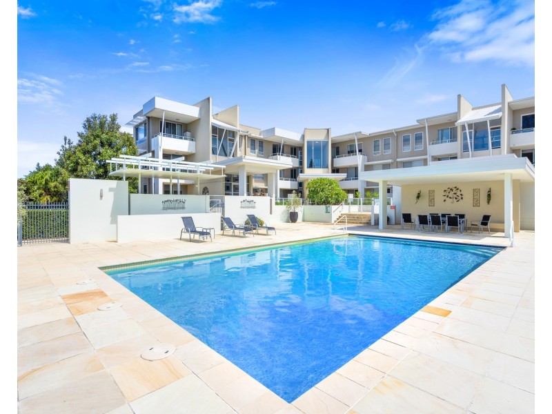 3/1 Lakefront Crescent, Varsity Lakes QLD 4227