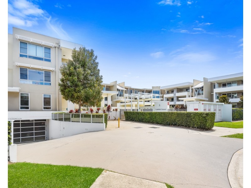 3/1 Lakefront Crescent, Varsity Lakes QLD 4227