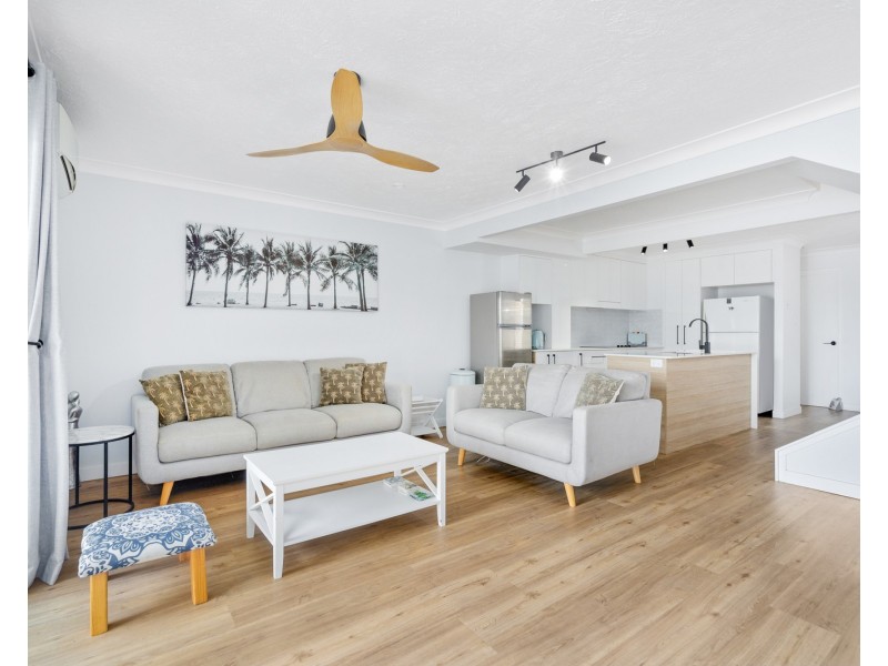 2/2-10 Coolgardie Street, Elanora QLD 4221