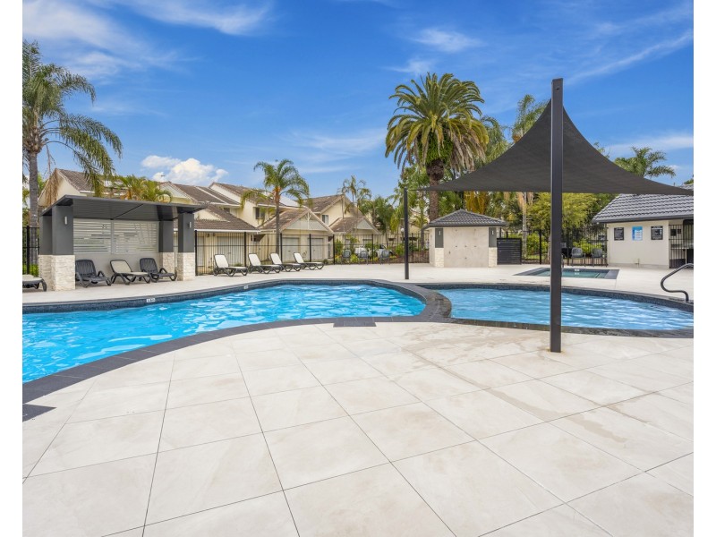 2/2-10 Coolgardie Street, Elanora QLD 4221