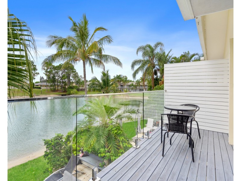 2/2-10 Coolgardie Street, Elanora QLD 4221