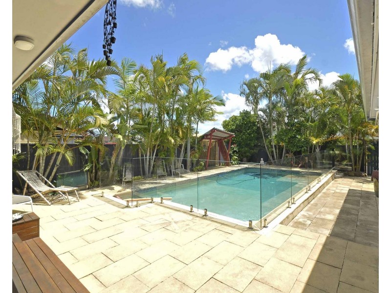 12 Barklya Place, Palm Beach QLD 4221