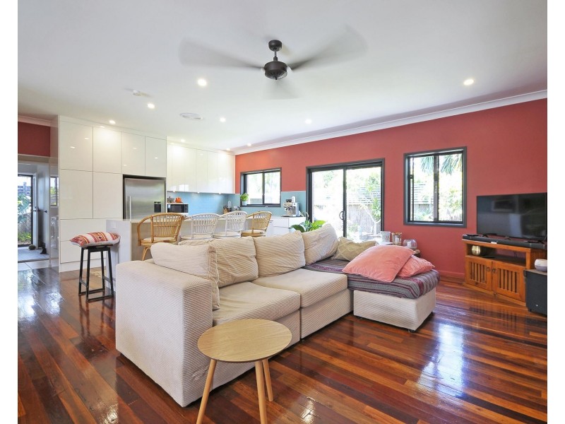 12 Barklya Place, Palm Beach QLD 4221