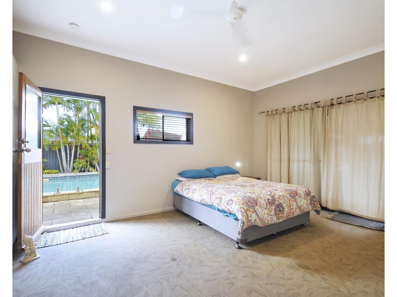 12 Barklya Place, Palm Beach QLD 4221