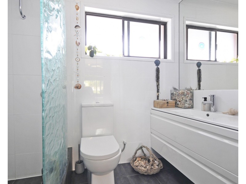 12 Barklya Place, Palm Beach QLD 4221