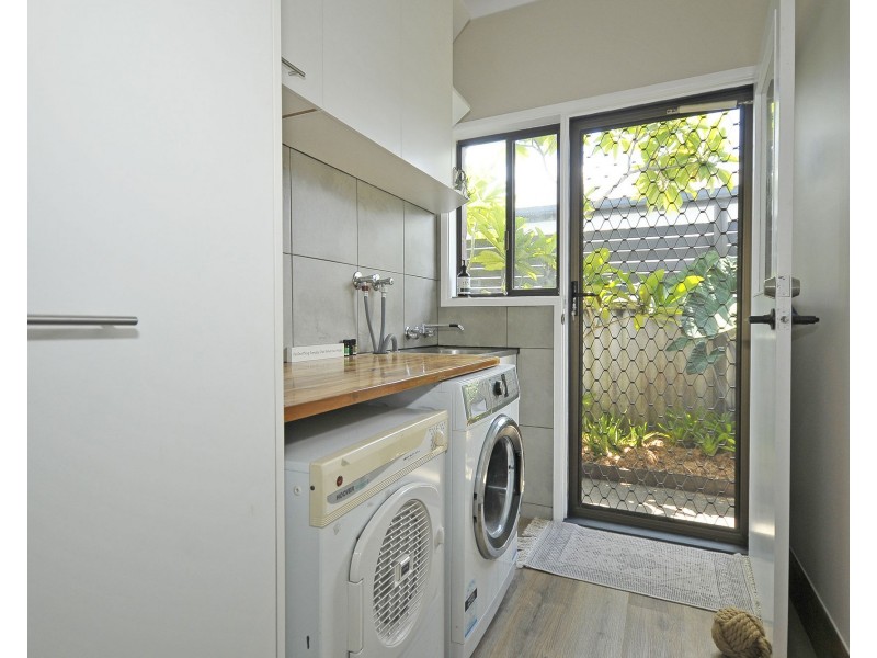 12 Barklya Place, Palm Beach QLD 4221