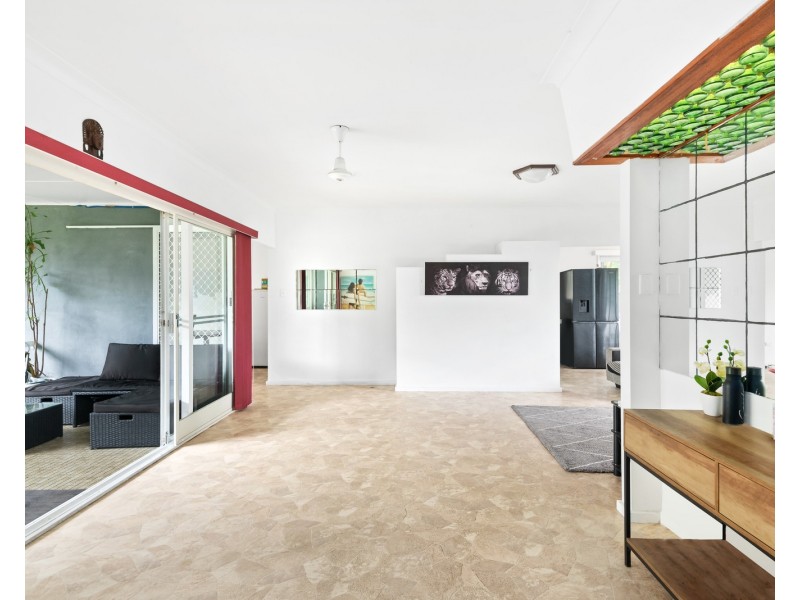 16 Inala Avenue, Tugun QLD 4224