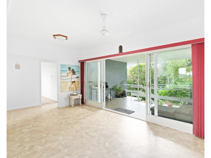 16 Inala Avenue, Tugun QLD 4224