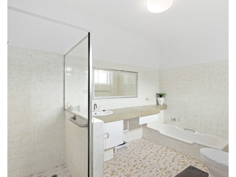 16 Inala Avenue, Tugun QLD 4224