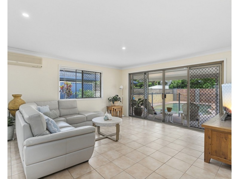 200 Tallebudgera Drive, Palm Beach QLD 4221