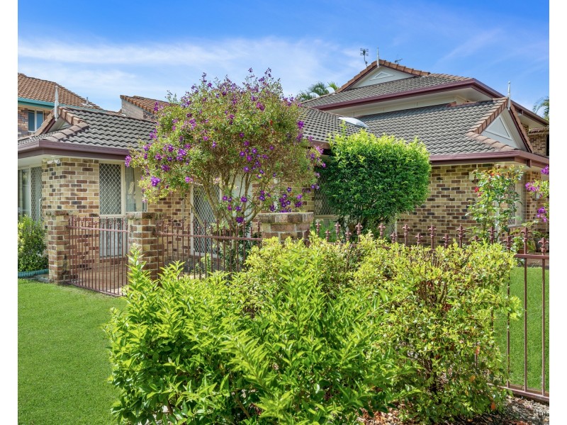 1/6 Cupania Place, Elanora QLD 4221