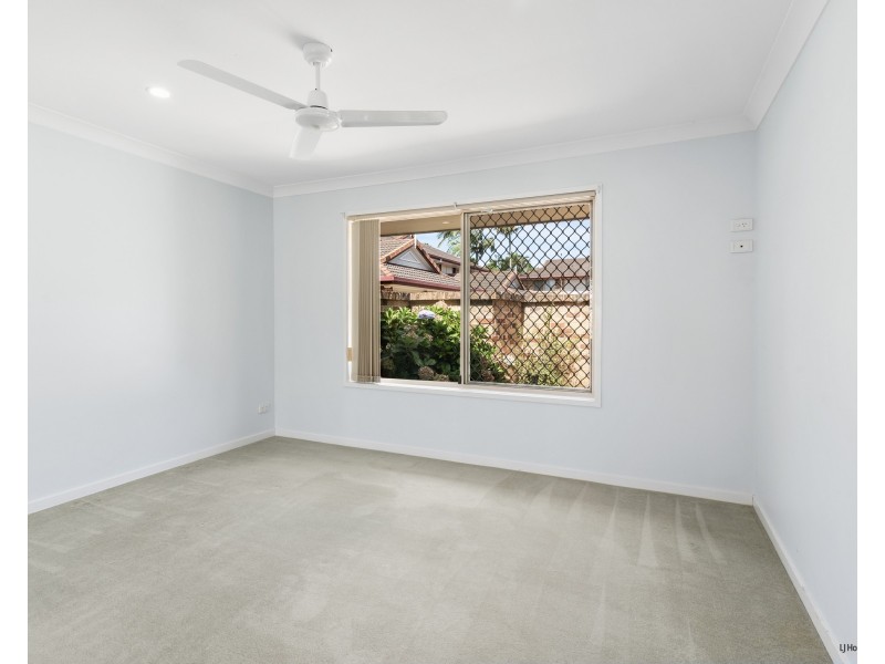 1/6 Cupania Place, Elanora QLD 4221