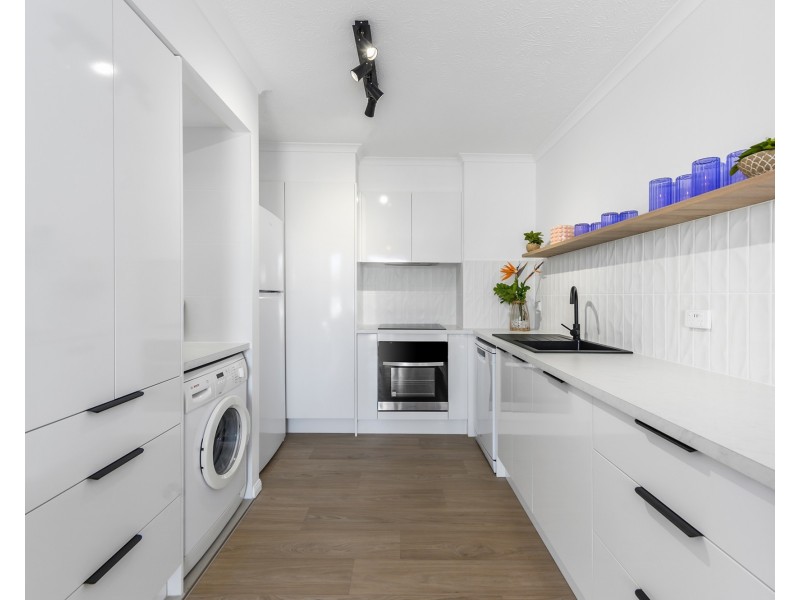 1/1260 Gold Coast Highway, Palm Beach QLD 4221