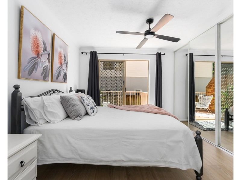 1/1260 Gold Coast Highway, Palm Beach QLD 4221