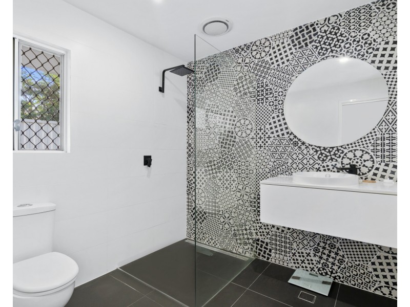 52 Bienvenue Drive, Currumbin Waters QLD 4223