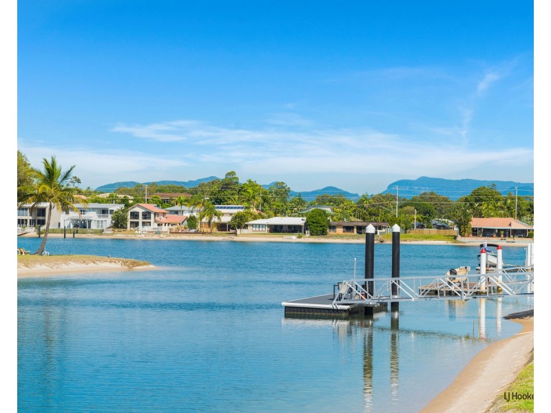 10 Swordfish Court, Palm Beach QLD 4221