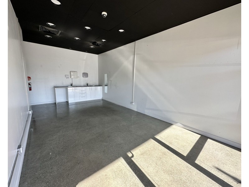 Shop 4/21-25 Palm Beach Avenue, Palm Beach QLD 4221